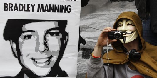 Pour avoir fourni des documents à WikiLeaks, Manning a été reconnu coupable d'