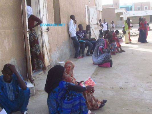 Les élèves devant la direction